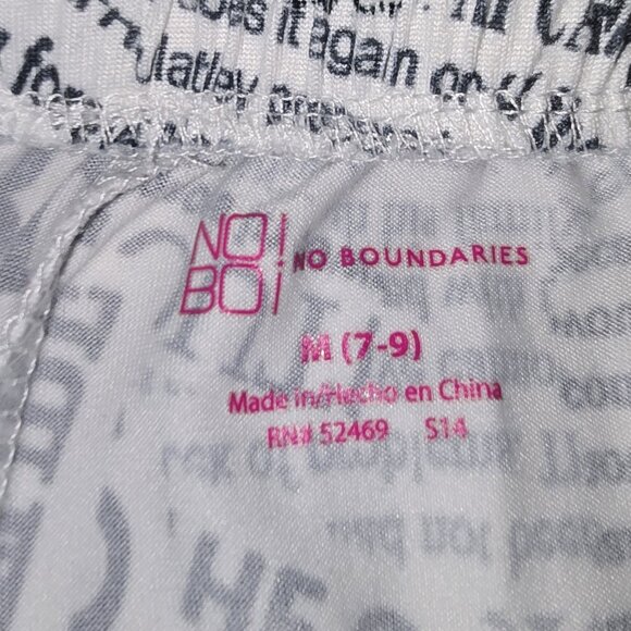 News print Shorts, No Boundaries size M (7-9) - Picture 5 of 9